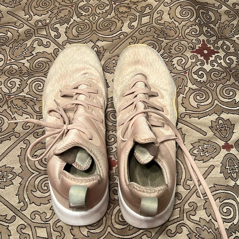 Used Light Pink Nikes - size 9.5